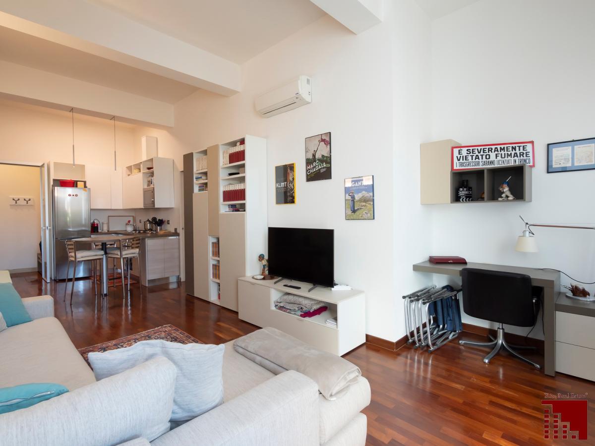 AMPIO BILOCALE CON TERRAZZO E BOX - LIVING